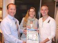 Richard Both en Nadine Meijer winnen bij Lubbers de linnenkast tijdens de Monopoly-actie
