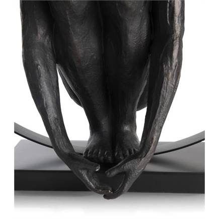 Henders en Hazel Circle Lady beeld H54cm