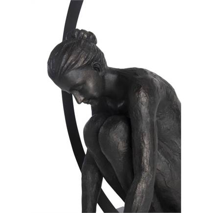Henders en Hazel Circle Lady beeld H54cm