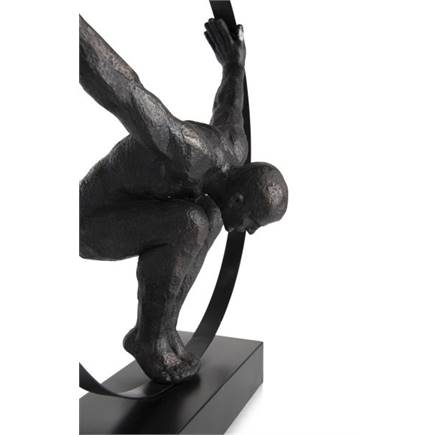 Henders en Hazel Circle Man beeld H58cm