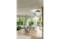 XOOON SALUTI eetkamertafel ellips 210 x 105 cm. - centrale poot - graphiet Antraciet