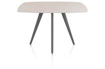 XOOON SALUTI ronde tafel BARTAFEL OVAAL 150 X 105 CM. - 4-POOTJES - GRAPHIET Light Sand